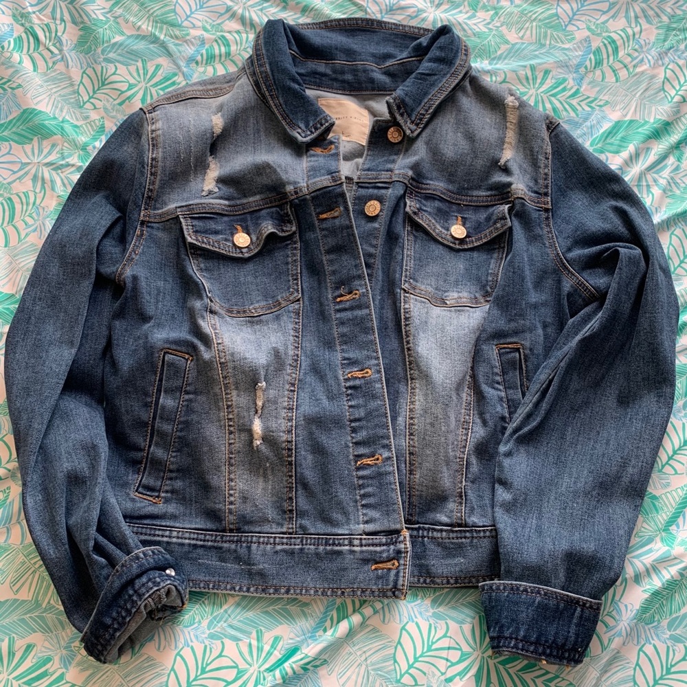 Jean jacket ! Smoke free